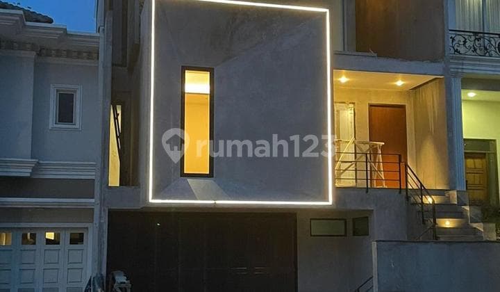 Rumah Brand New Semi Furnished dengan Homelift di Gading Serpong