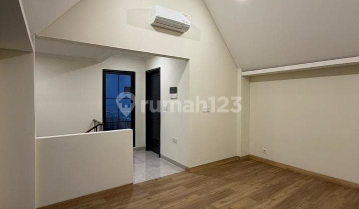 Rumah Siap Huni 2 Lantai Ada 1 Ruang Attic di Gading Serpong