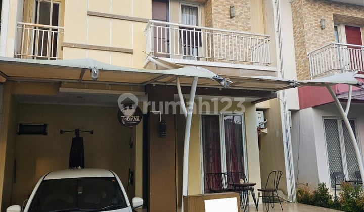 Rumah Sudah Dipasang Kanopi di Depan Semi Furnished di Bintaro