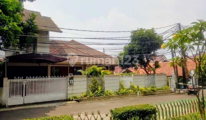 Luxury House, Corner Position, Freehold (SHM), Building Permit (IMB), Unfurnished in Jati Padang, South Jakarta