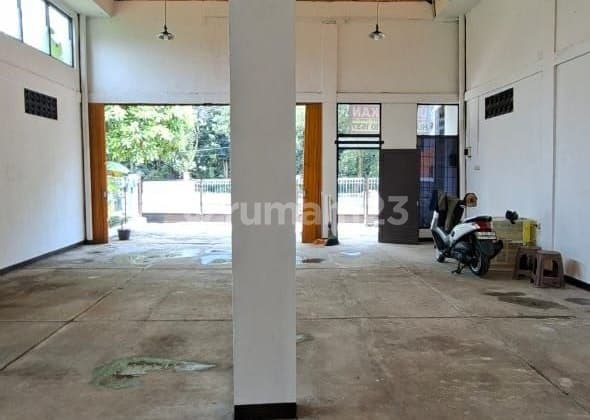 Disewakan Gudang dengan Lokasi Akses Strategis dan Siap Pakai Tanpa Deposit