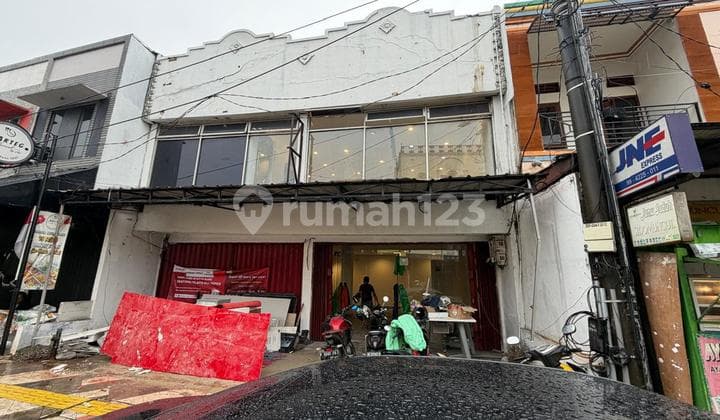 Disewakan Ruko Gandeng di Jalan Akses Ui Depok Dekat dengan Kampus Ternama