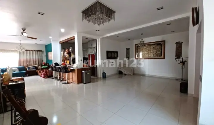 Corner House 2F 237M 3BR Cassia Cluster Jakarta Garden City