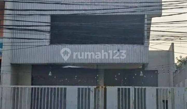 500 M2 Roadside Shop House for Sale