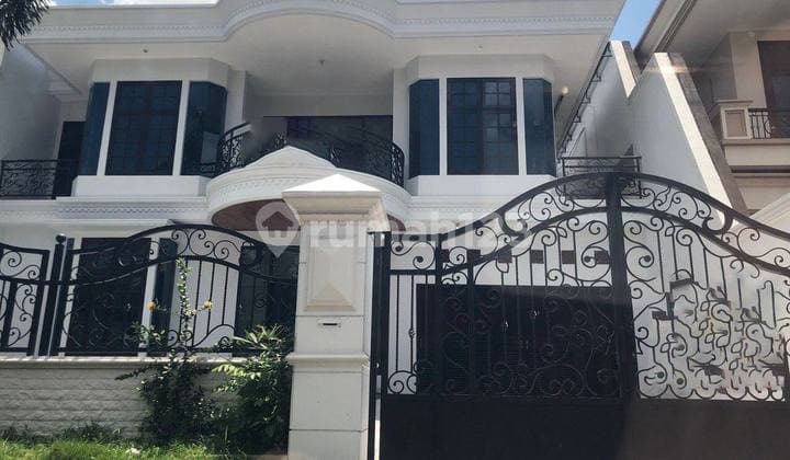 Sewa Rumah Graha Family Blok D