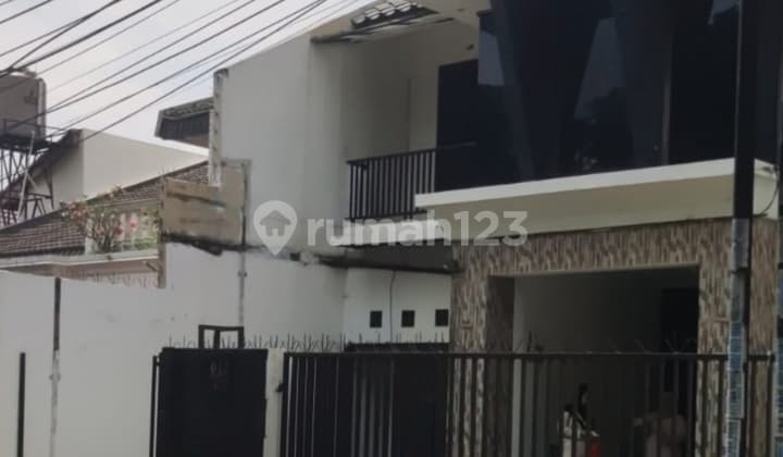 Dijual Murah Rumah Stategis SHM di Pesanggrahan