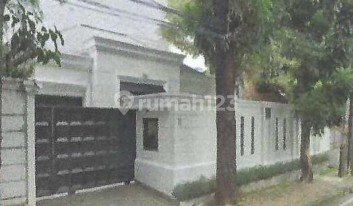 Dijual Rumah Mewah Lt.754m2 di Menteng