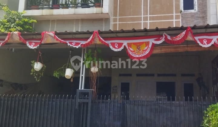 Rumah, 2 Lantai, SHM, di Koja