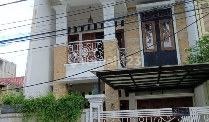 Rumah Bagus 2 Lantai di Cempaka Putih Tengah Jakarta Pusat