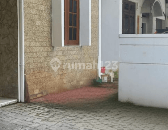 Siap Huni, Rumah, 1,5 Lantai, Dekat Akses Tol