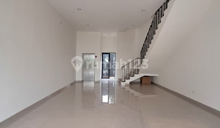 Studio Loft, 4 Lantai, PPJB, Siap Huni, di Iconix