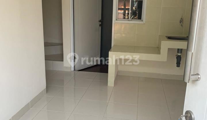 Siap Huni, Rumah, 2 Lantai, di Cluster Malibu