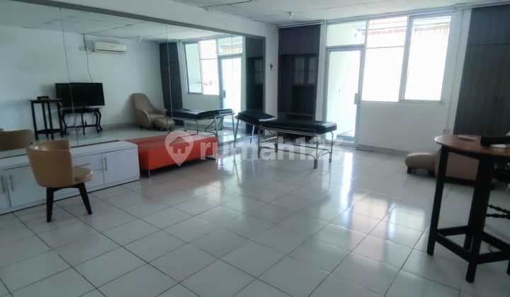 Ruko, 3 Lantai, di Victoria