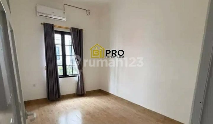 Dekat Akses Tol Rumah Dua Lantai Siap Huni di Jual di Kukusan Depok