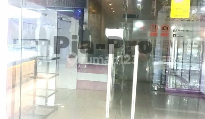 Ruang-Usaha Disewakan di Depok Sawangan Dekat Pintu Tol Sawangan Depok