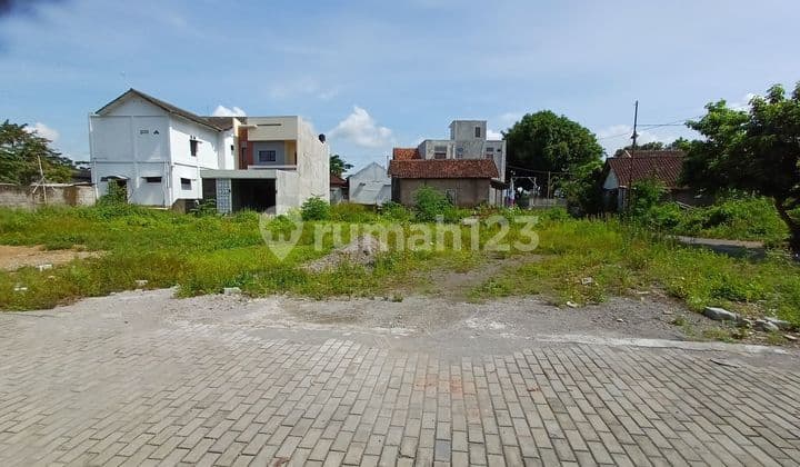 Strategic Land in Jogja Near Jogja-Solo Toll Exit, Suitable for Guest House