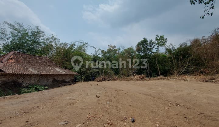 Tanah Strategis Dekat Kampus Uii Pusat