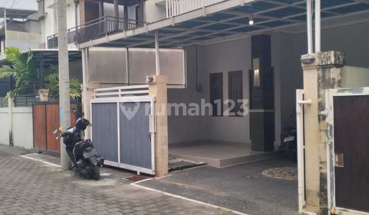 Onsale Rumah Modern Minimalis 2 Lantai Berlokasi di Jl. Baypass, Pesanggaran, Denpasar Selatan.