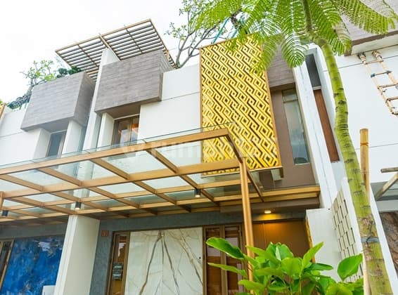 Hot Deal Rumah 3 Lantai dengan Sky Deck dan Sky Garden di Jakarta Barat Bonus Iphone 17 Pro Max