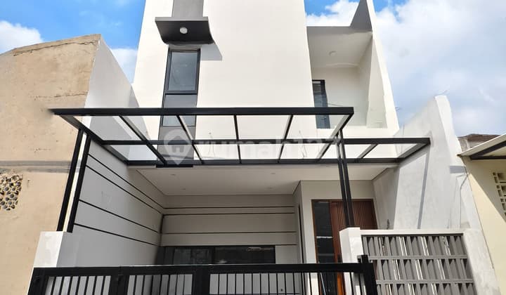 Brand New House di Griya Loka BSD City, Jalan Kaki ke Santa Ursula