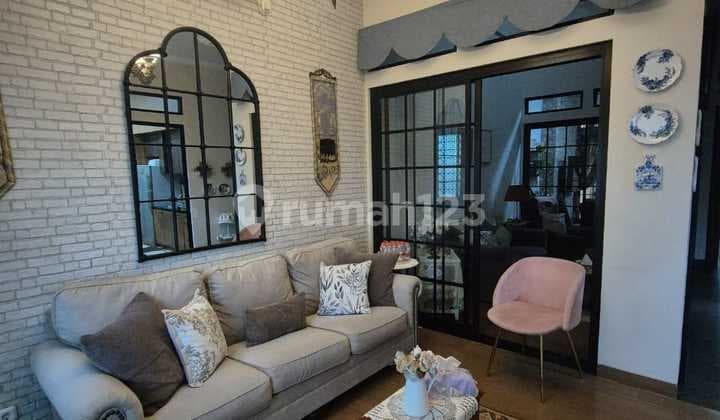 Dijual Rumah Cantik Semi Furnish Terawat di Griyaloka BSD