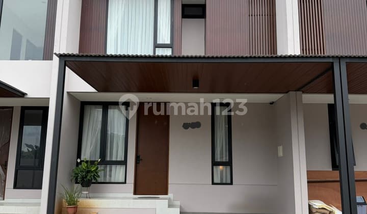 Disewakan Rumah Bagus 2 Lantai Full Furnish All New Include Elektronik di Fortunia Pondok Cabe