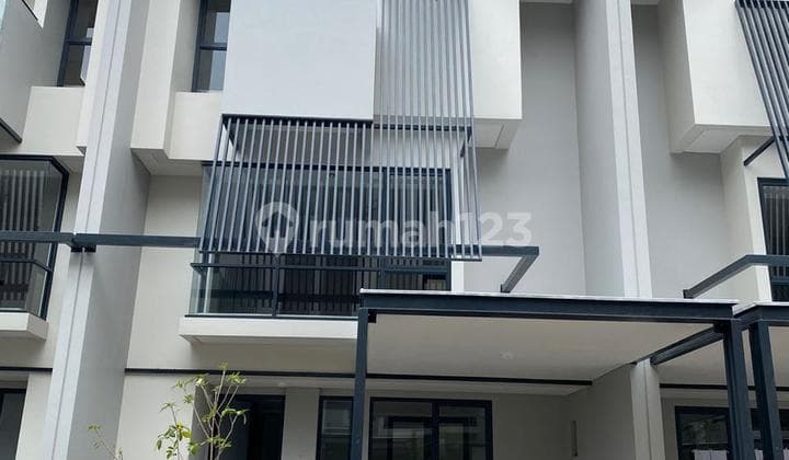 Dijual Rumah Full Furnished 3,5 Lantai Cluster Impresahaus, Tabebuya BSD City