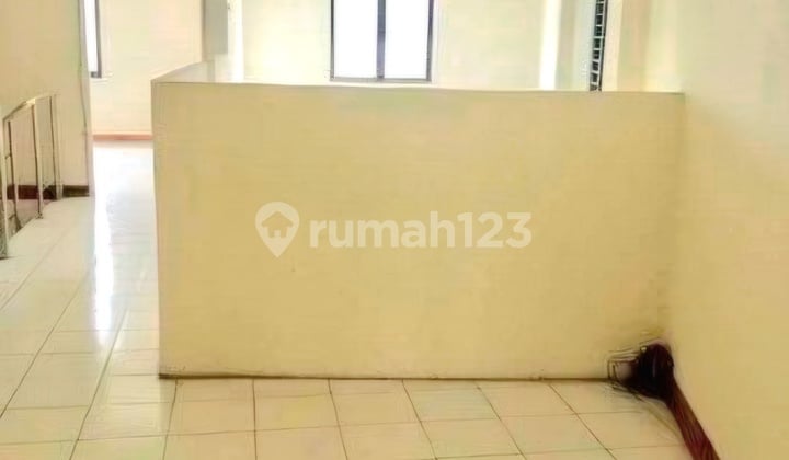 Rumah 3 Tingkatdi Komplek Setia Budi Center 1Daerah Sunggal