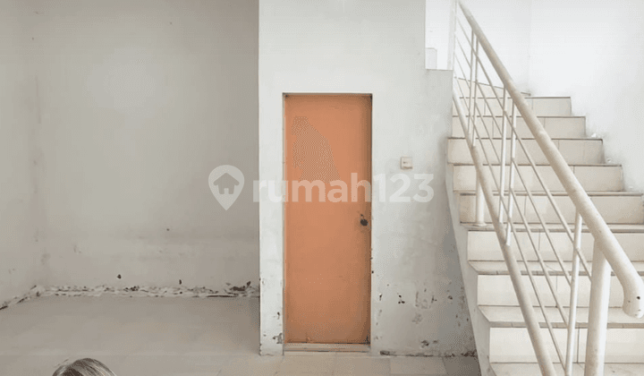 Rumah 2 Tingkat di Komplek Menteng Indah Medan Denai