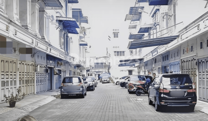 Rumah Gandeng Bagus di Jl Pasar 3 Komplek Green Sevilla