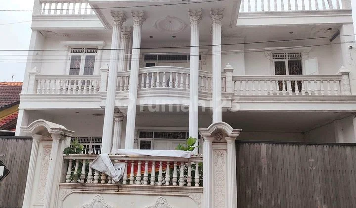 Jual Rumah Mewah 2 Lantai Harga Dibawah Pasar