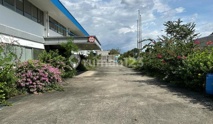 Gudang, 2 Lantai, Dekat Akses Transjakarta, Bebas Banjir