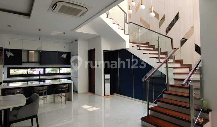 Dijual Rumah Mewah di Lokasi Strategis Kelapa Gading
