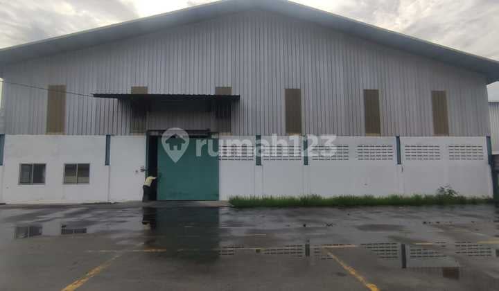 Gudang, 1 Lantai, Dekat Pusat Perbelanjaan, Ada di Lingkungan Islami,