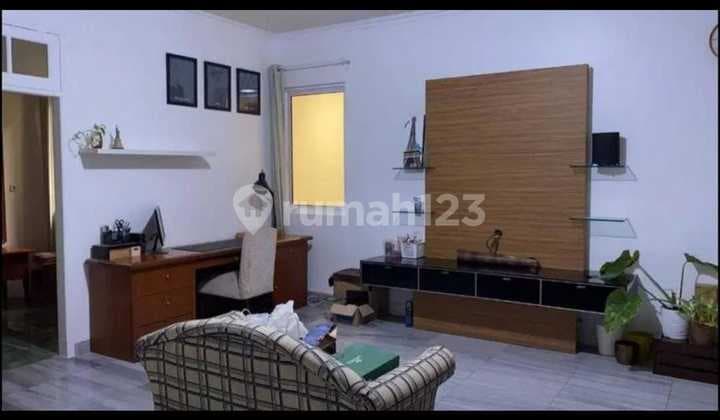 Frans Cen-Dijual Rumah di Taman Kebon Jeruk/ Intercon/ Serengseng..Blok Bagus Depan.. Kembangan Jakarta Barat.wow Bagus Lokasi LT 300 M2 / 425 M2/ 2Lt