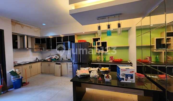 Frans Cen-Rumah Dijual di Casa Jardin. Bagus.jarang Ada..Murah Banget Wow Lt.8x18/ 2Lt