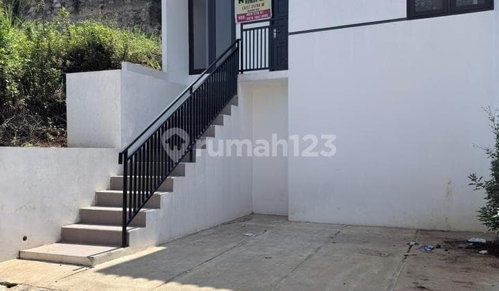 Rumah Siap Huni Dkt Tol Cileunyi, Sekolah dan Kampus di Cileunyi