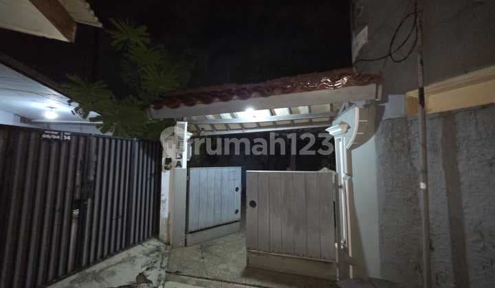 Rumahsewa Pejaten translates to "Rent a house in Pejaten" in English.