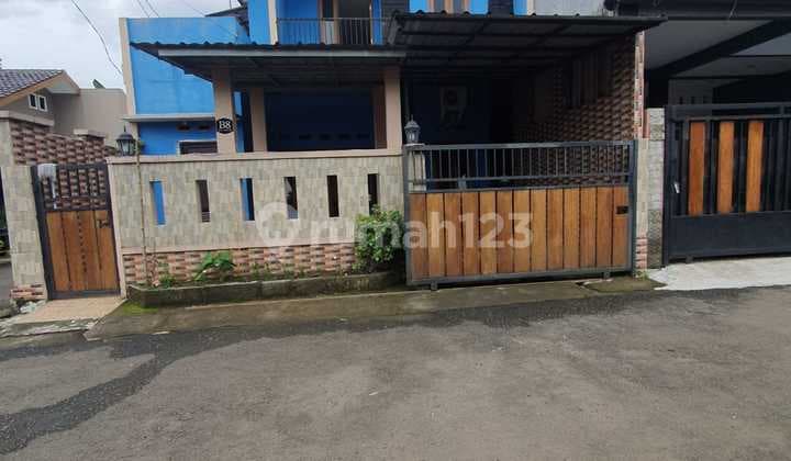 Rumah Hook 2 Lantai di Villa Dewi Sri Cikaret Pasir Kuda Bgr Kota