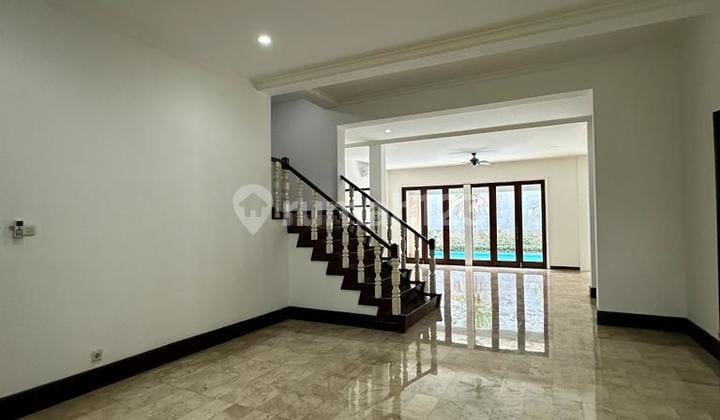 Di Jual Rumah Mewah di Dharmawangsa