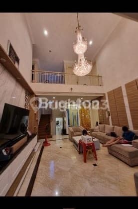 Dijual Rumah 2,5 Lantai Mewah di Dukuh Pakis Perumahan Villa Bukit Mas dan Masih bisa Nego