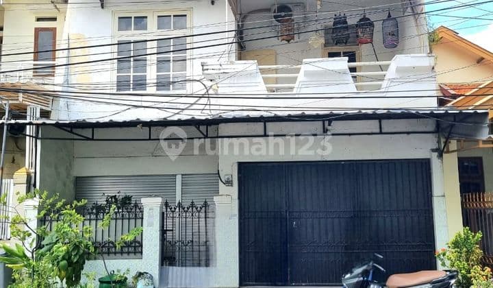 Dijual Rumah Terawat 2 Lantai di Surabaya Pusat Gubeng