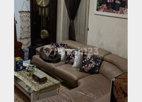 Hunian Nyaman Dalam Cluster Keamanan 24 Jam