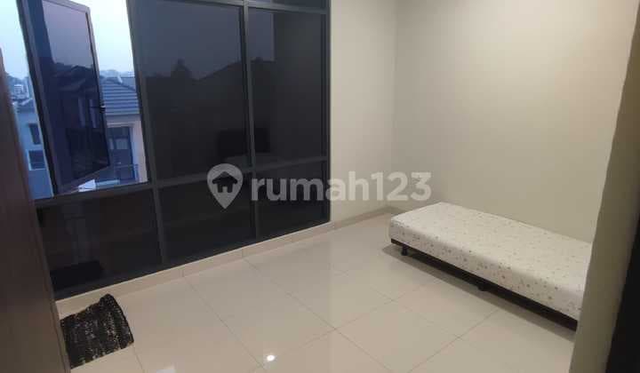 Disewakan Rumah Rapih Dekat Sekolahan dan Supermarket