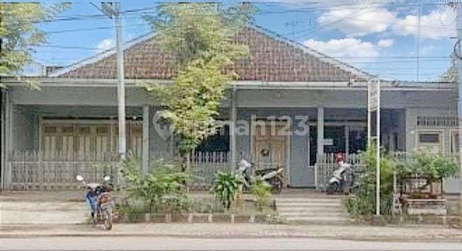 Rumah Lebar 17M di Area Bisnis