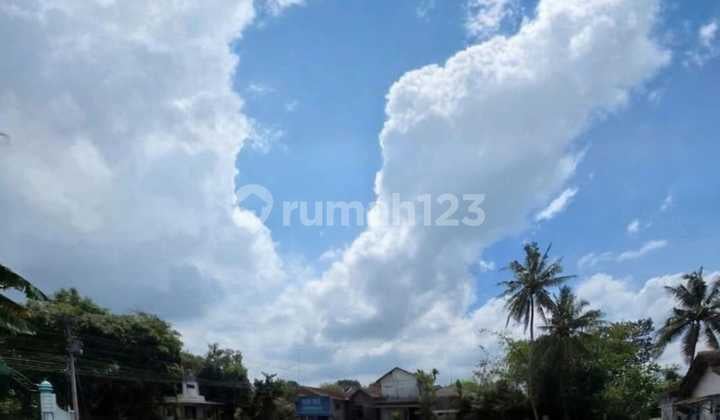 Tanah Strategis Tepi Jalan Raya Provinsi Pakem, Cocok untuk Villa dan Hunian!