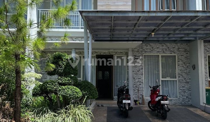 Rumah 2 ½ Lantai di Cluster North Missisipi Jgc, Jaktim