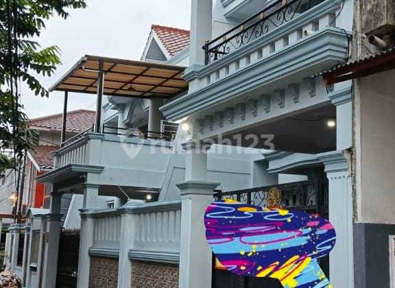 Rumah 2 Lantai di Jatiwaringin Pondok Gede Bekasi