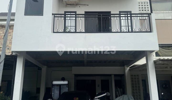 Rumah Lantai 2 Lantai di Metland Cakung Jakarta Timur