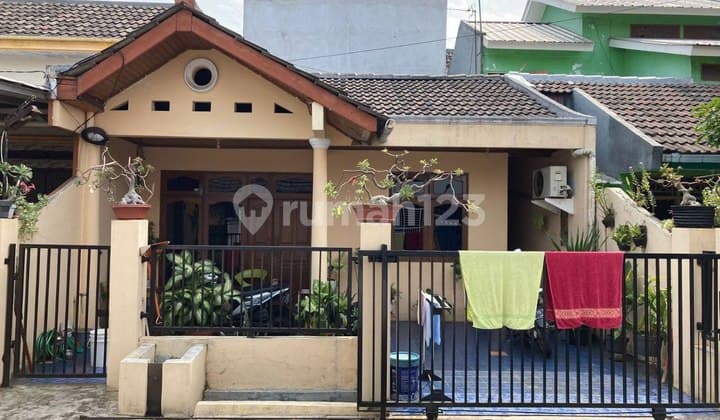 Rumah di Perumahan Tytyan Indah, Kalibaru, Medan Satria - Bekasi